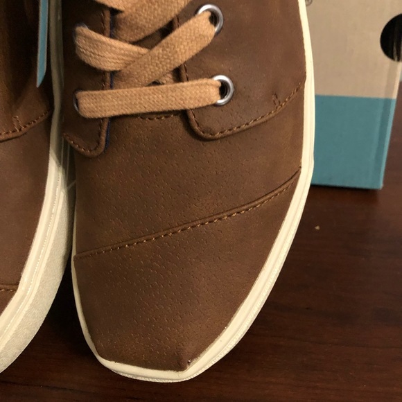 NWT TOMS YOUTH BOTA SNEAKERS SIZE 5 - Picture 3 of 7